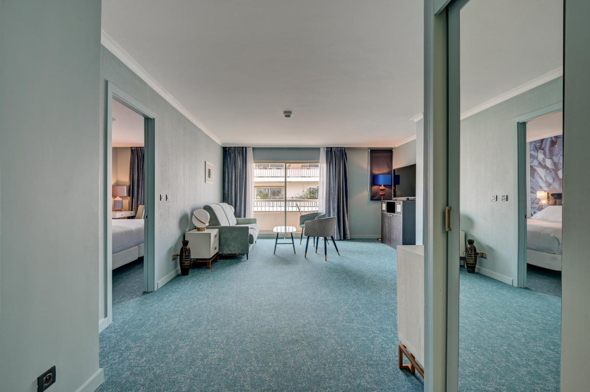 Deluxe Suite