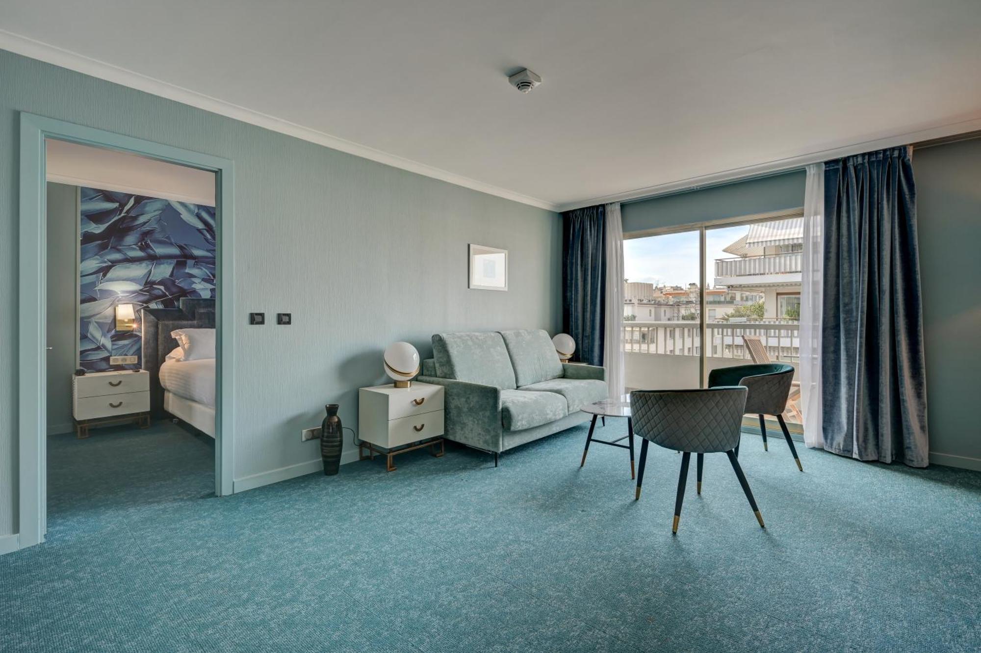 Deluxe Suite